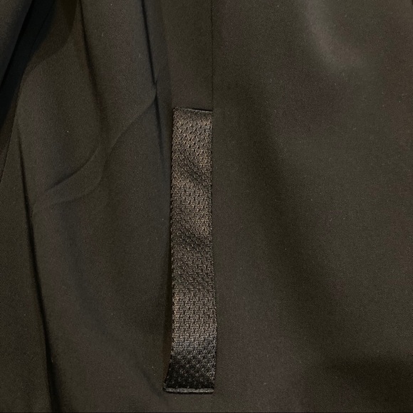 Petite BOMBER Jacket REITMANS - Silky black material - size 12 - Picture 2 of 5